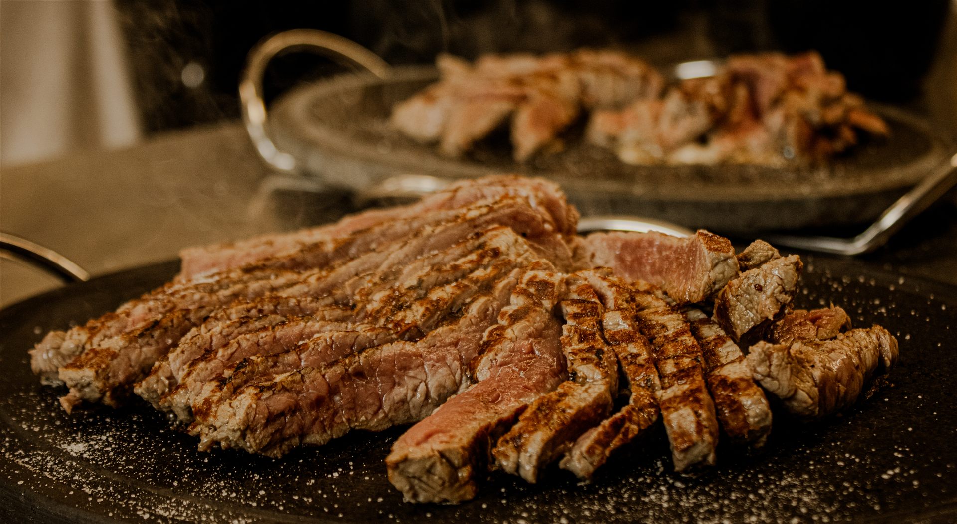 Tagliata sulla pietra calda